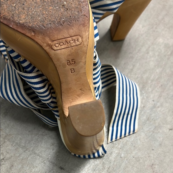 Beautiful Coach Navy and White Striped Sandals size 8.5 B - Picture 6 of 10